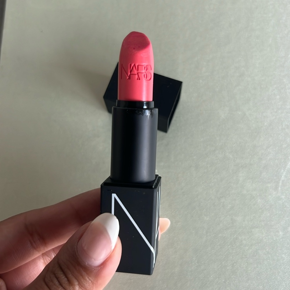 NARS LIPSTICK - LICENSE TO LOVE SHEER